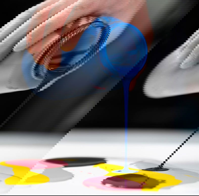 GOLDEN Pouring Medium Gloss image 2