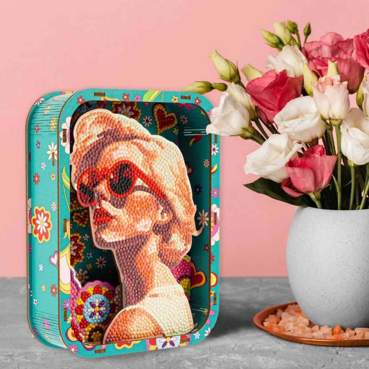 Diamond Dotz Shadow Box Diamond Painting Kit 20 x 15cm - Retro Portrait