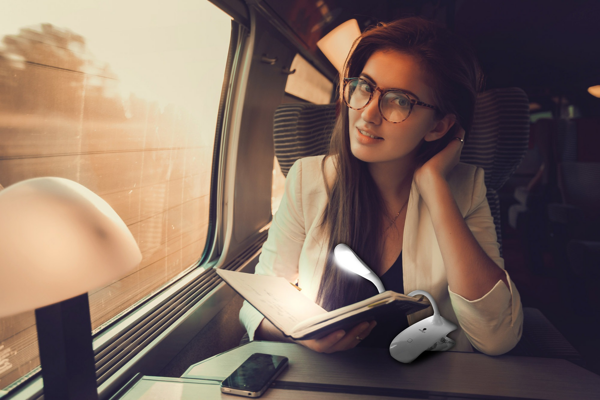 DAYLIGHT Smart Clip On Lamp